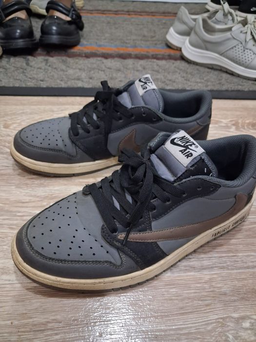 Продам кроссовки