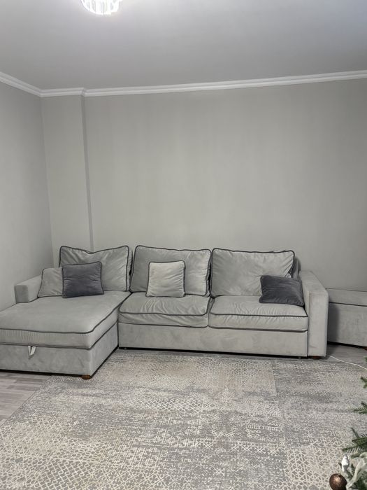 Продам диван угловой + пуф