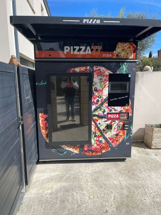 Aparat automat de facut pizza