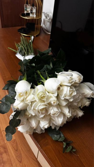 31 белые розы,80см свежий