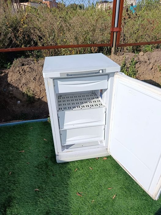 Морозильник indesit