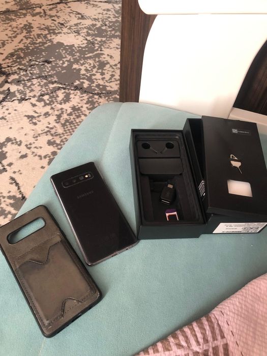 Продам Samsung s10 самсунг с10!