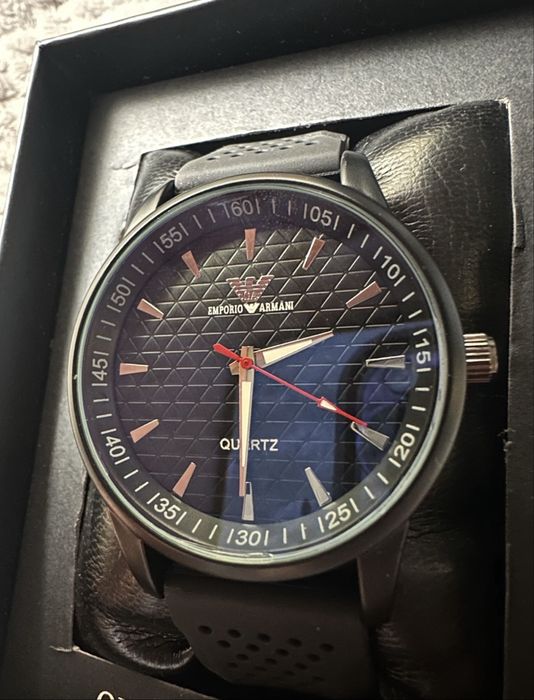 Emporio armani часовник