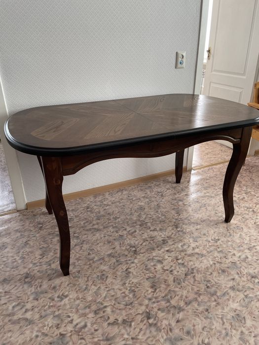 Стол в отличном состоянии