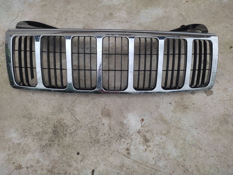 Grila centrala Jeep Grand Cherokee WK