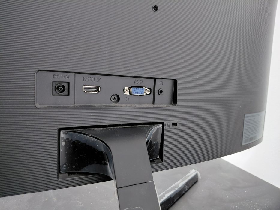 Монитор 27 изогнутый