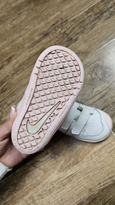 Adidași Nike mărimea 25