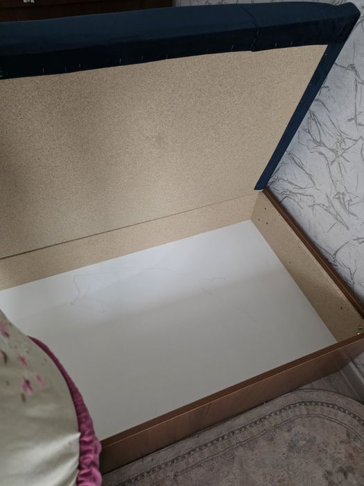 Кровать двуспальная