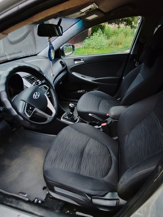 Машина Hyundai Accent