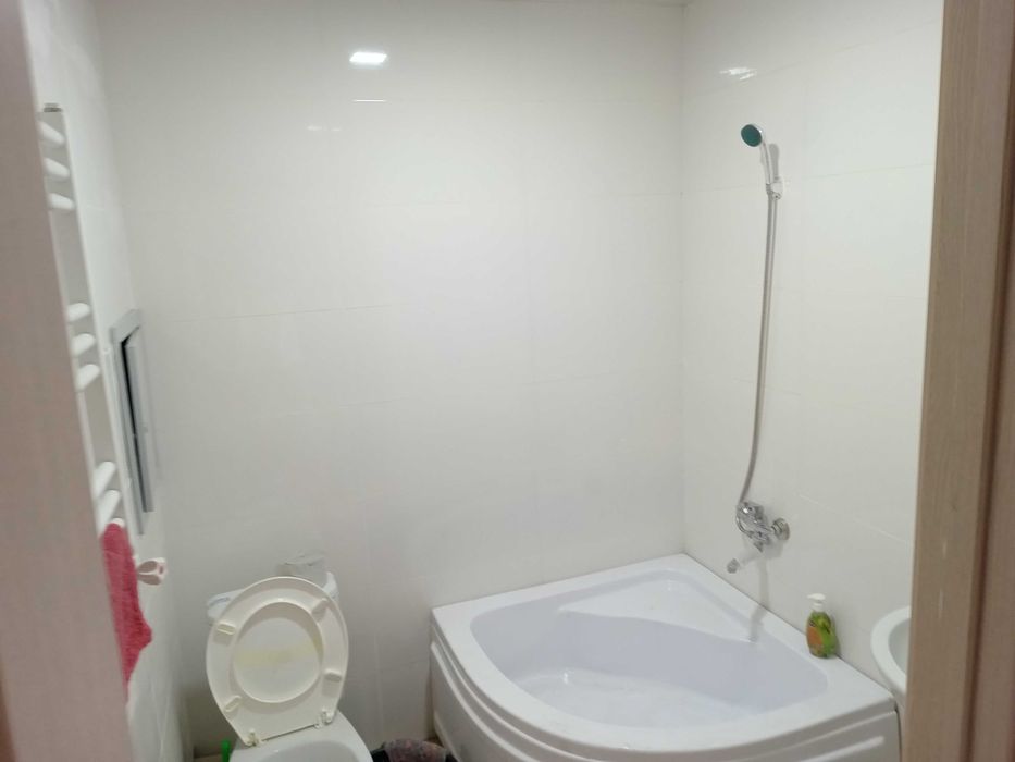 2 х комнатная кв, на Айдине 16 этажка