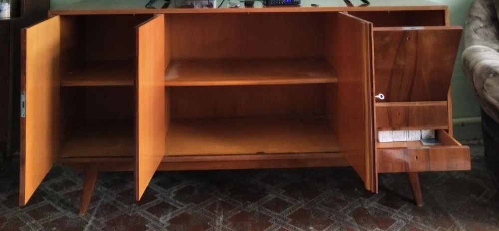 Продам большие тумбочки