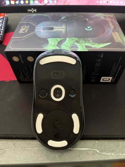 Logitech g pro mouse LOL Edition
