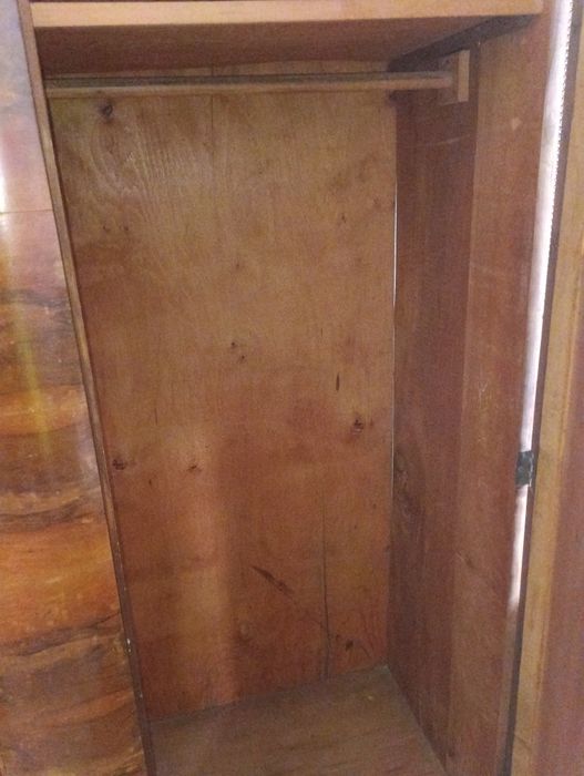 Ретро гардероб от орех