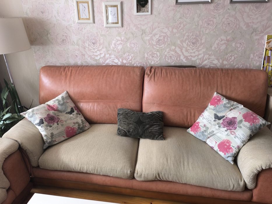 Компект Дивани двоен и троен плюс табуретка / естествена кожа