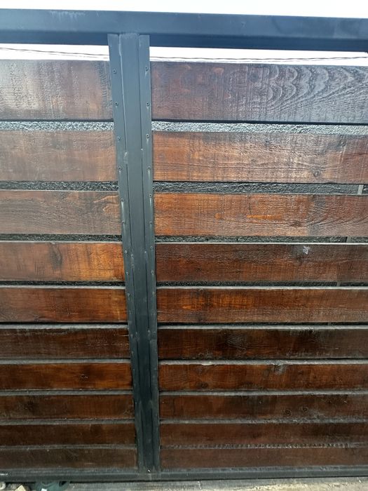 Poartă culisantă metalică cu lemn – 4,81 m x 1,87 m