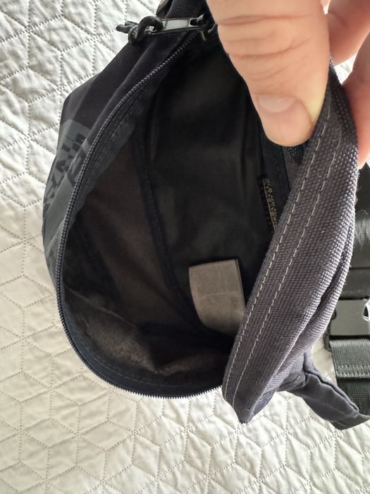 Тъмносиня мъжка чанта Napapijri