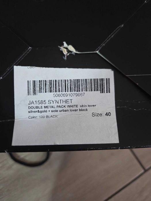 Sneakers Love Moschino