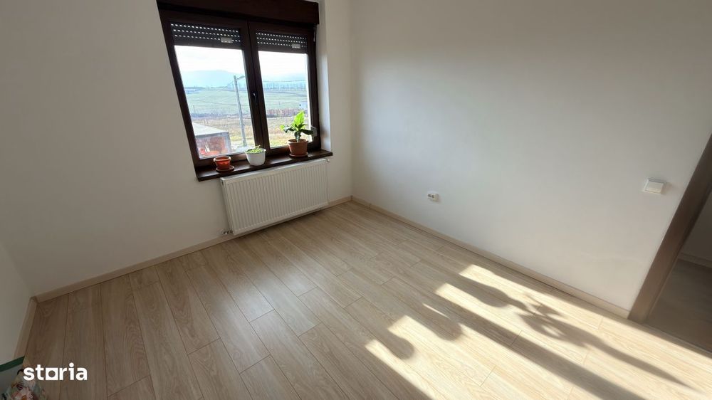 Casa 5 camere + teren 372mp cartier Bavaria