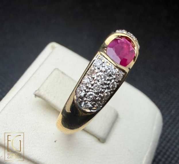 Inel din aur, decorat cu rubin și diamante