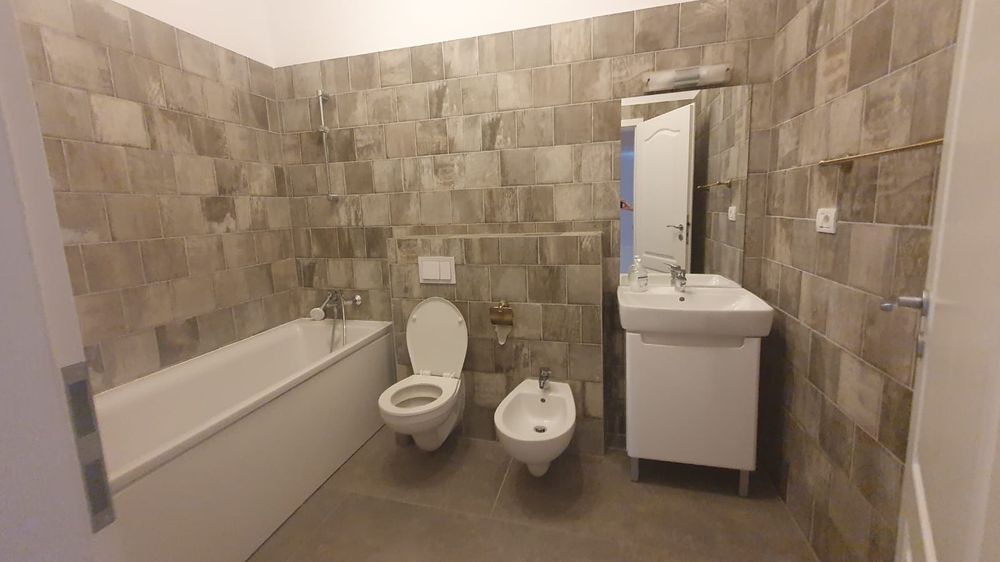 Proprietar închiriez casa Moșnița Nouă, 3 locuri parcarecartier Europa