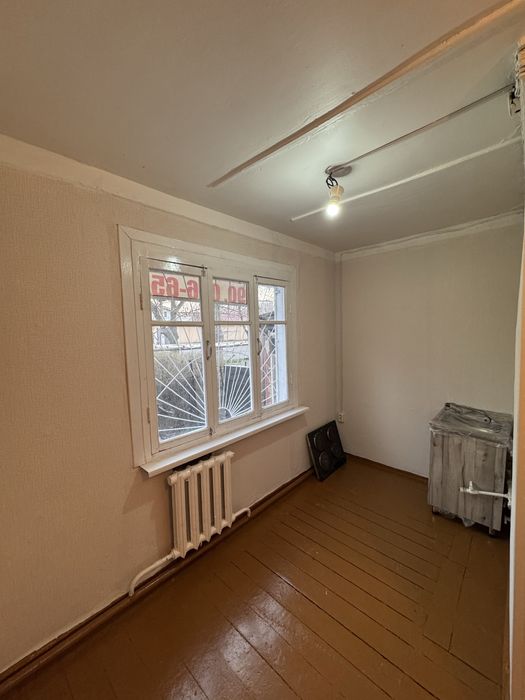 Продаю 1-КОМ 1 этаж огород Спутник-8