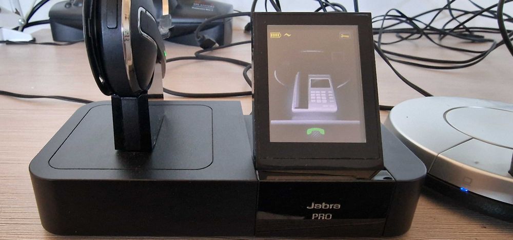 Jabra PRO 9470 Mono с база със сензорен екран – работеща