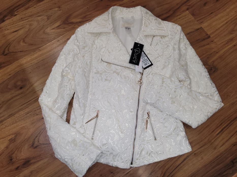 Нови сака на Lucy