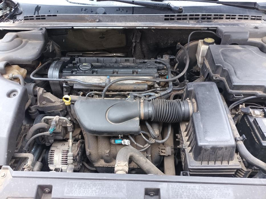 Продавам citroen c5 1.8 бензин 85 киловата на части