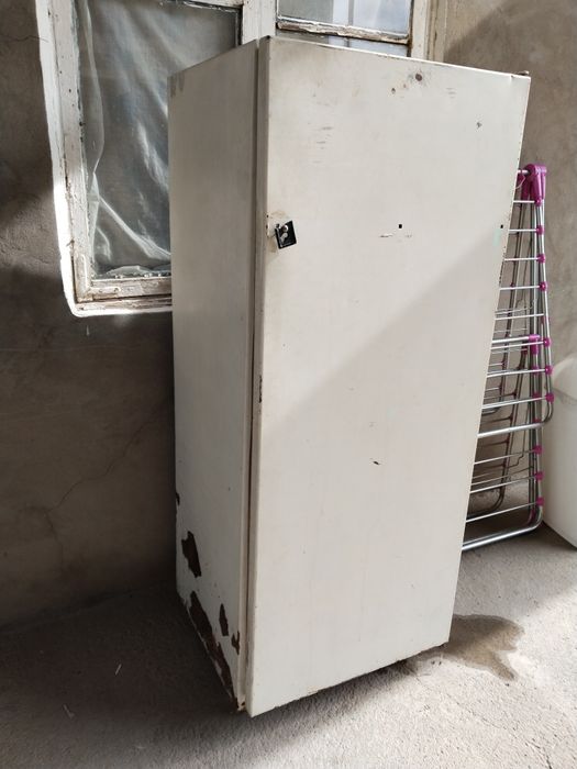 Холодилник сатылады,ескі бірақ істеп тұр