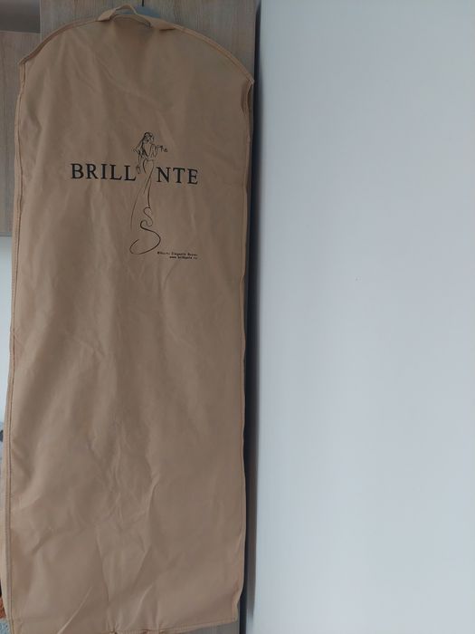 Vand rochie ocazie , dantela și tiul, foarte eleganta.