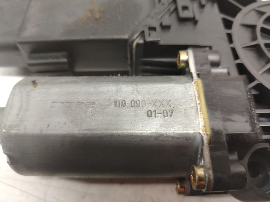 Motoras macara dreapta fata 119090-xxx Volkswagen VW Passat B5 [1996