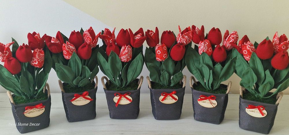 Цветя в кашпа, изработени от текстил