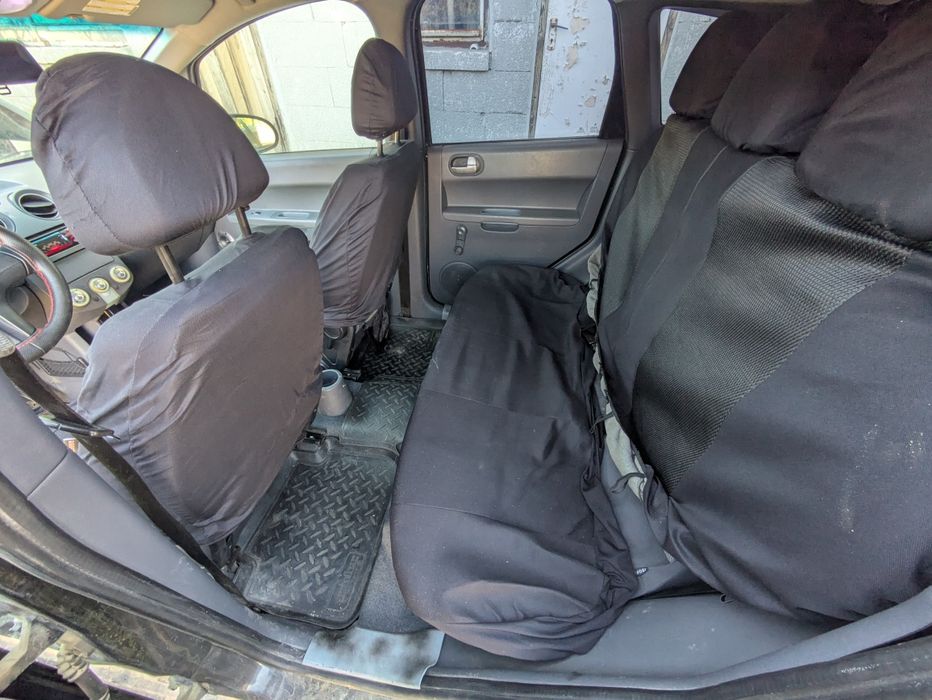 Vând Mitsubishi colt