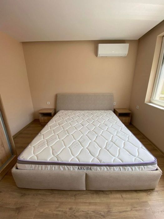 Метални легла Тапицирани спални София