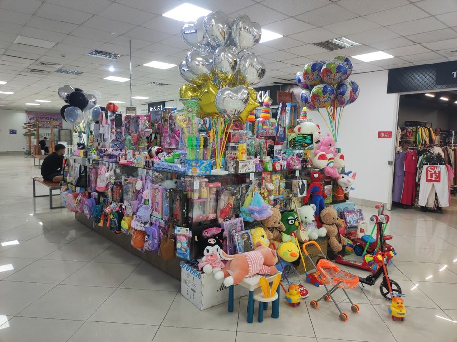 Продаю отдел игрушек