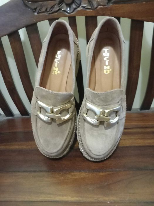 Бежави мокасини, нови