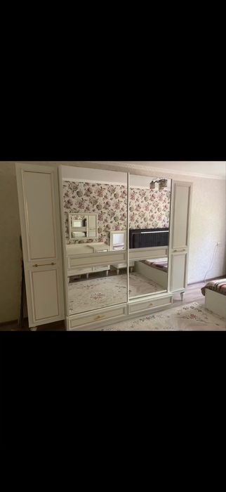 Спальный гарнитур в отличном качестве