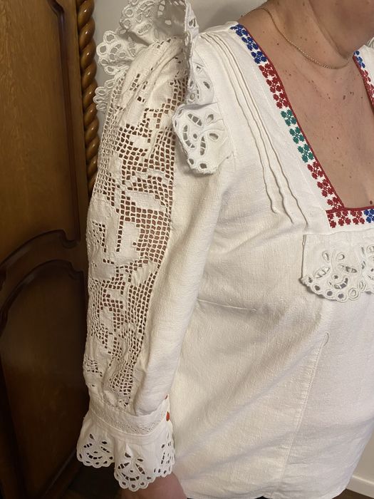 Camasa populara cu dantela veche