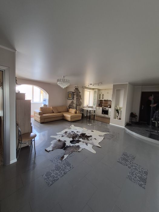 Сдам 3ком, ул.пл.в самом центре города.