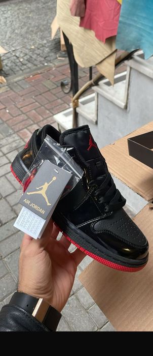 Air Jordan 1 Black