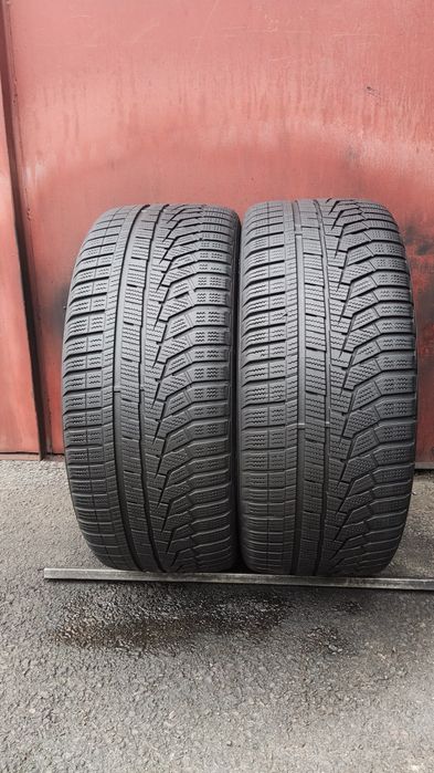 2бр. зимни гуми 235/40/19 Hankook 
dot2023