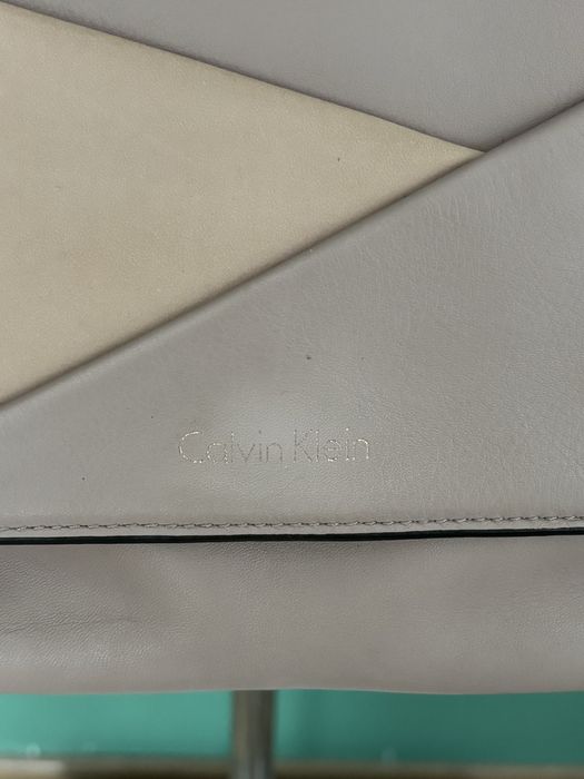 Продавам Calvin Klein чанта - пепел от рози