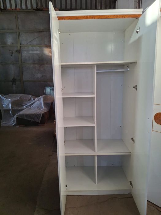 Продается плательный шкаф