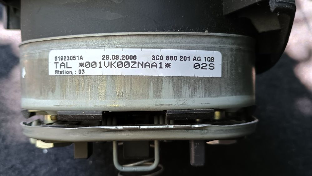 Airbag Volkswagen Passat 61607480