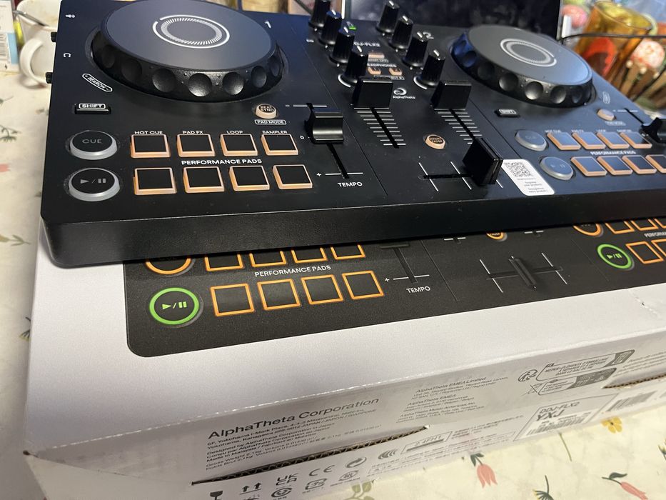 DJ контролер AlphaTetha / Pioneer DDJ FLX2, нова