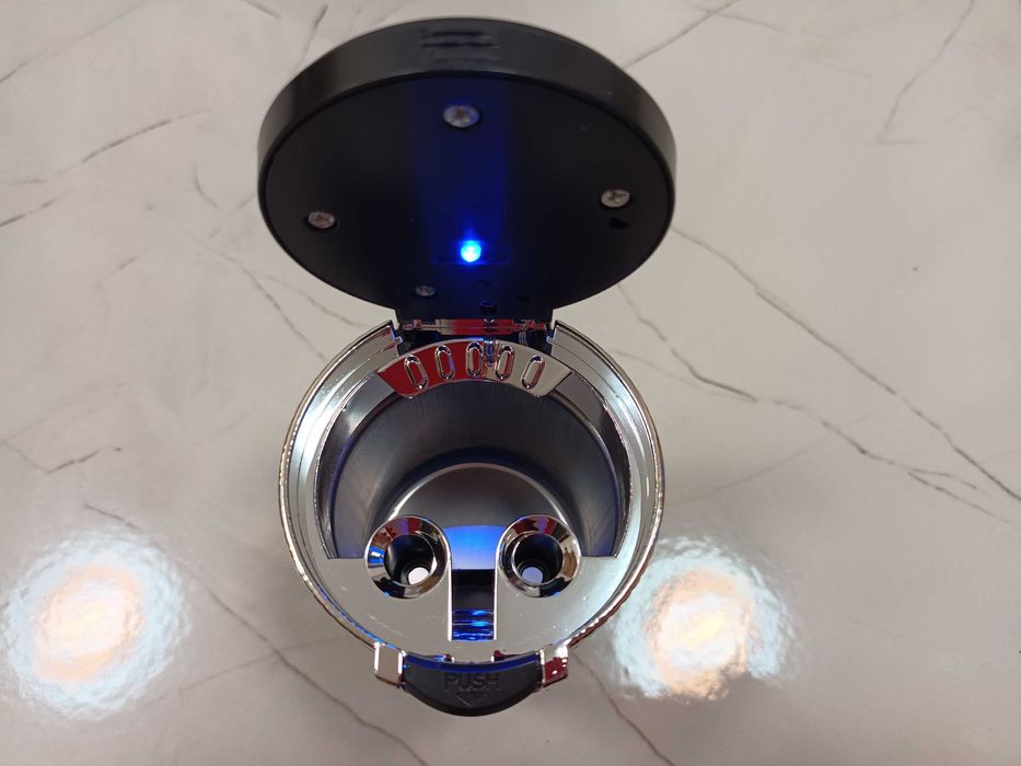 Пепелник Audi, Ауди, преносим пепелник