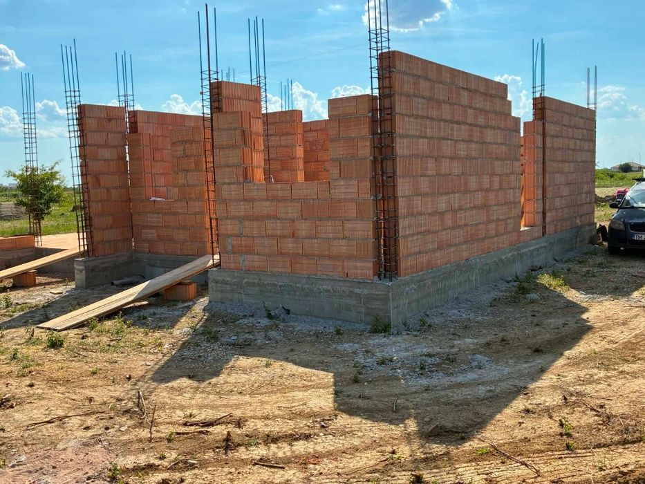 Executăm lucrări de construcții