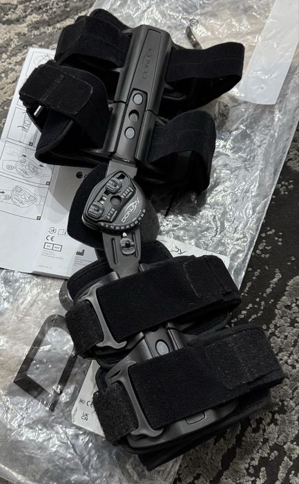 Orteza DonJoy Trom Advence pentru genunchi