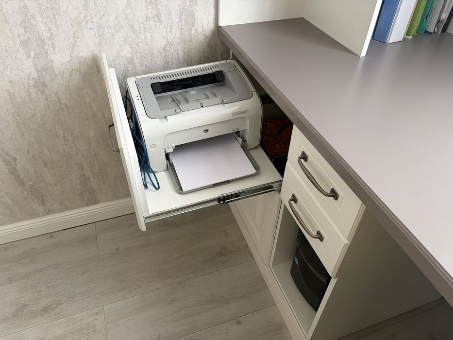 Стол компьютерный