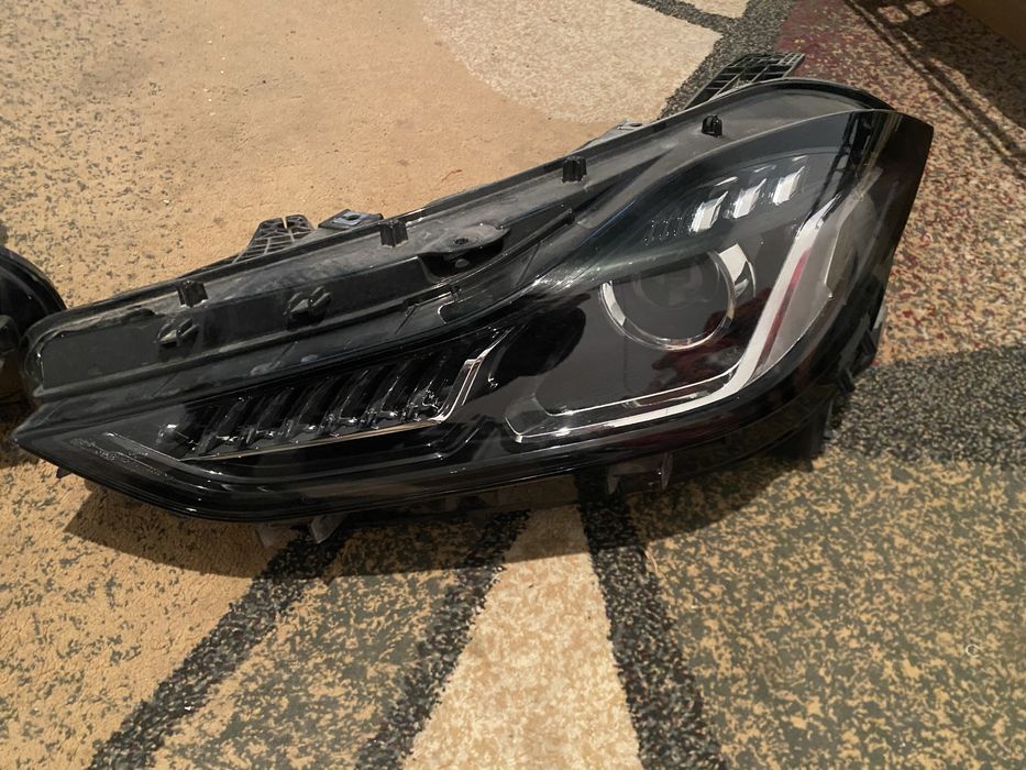 Продаю 2 фары на jetour 70x plus